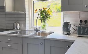 Castle View Cottage - Entire Home
